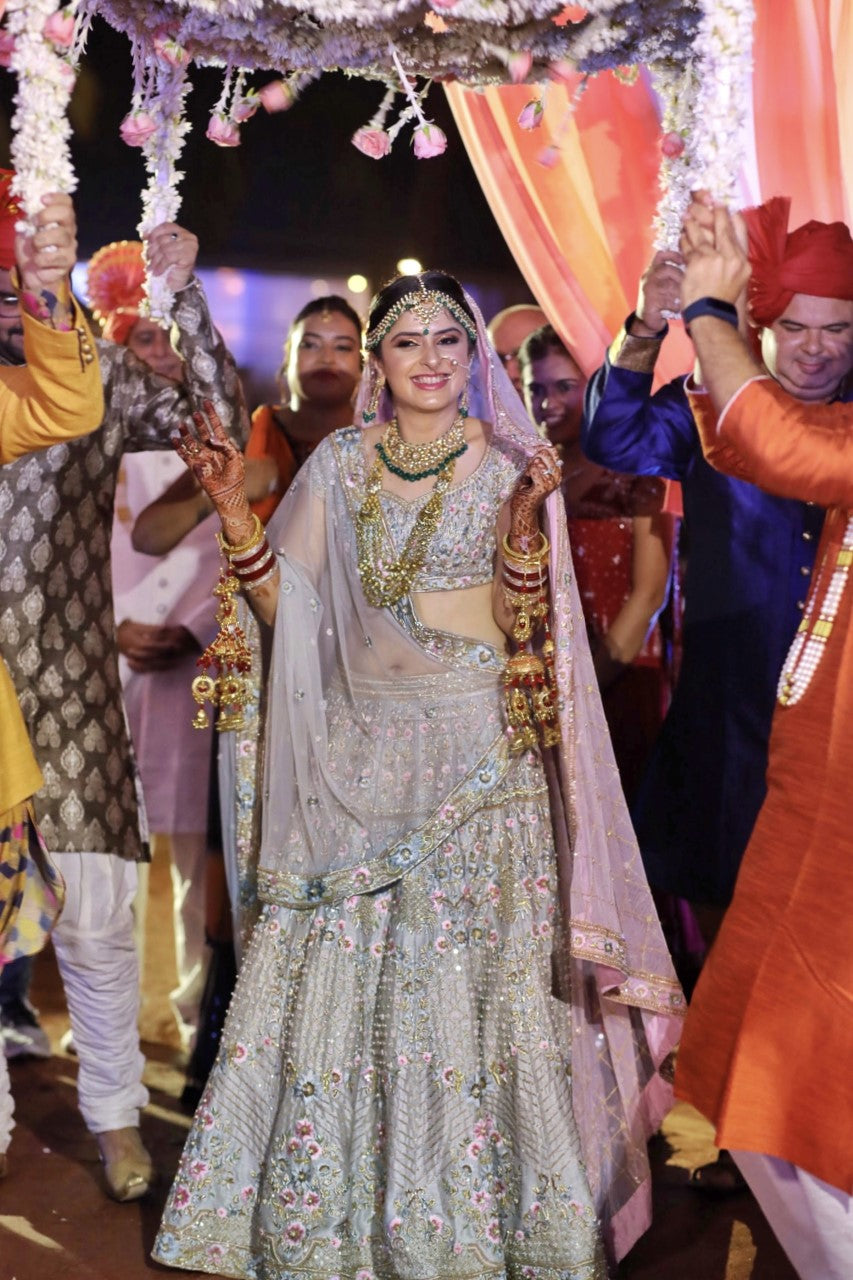 Wonderful Pink and White colour designer lehenga choli for party looks |  Party wear lehenga, Indian outfits lehenga, Wedding lehenga designs